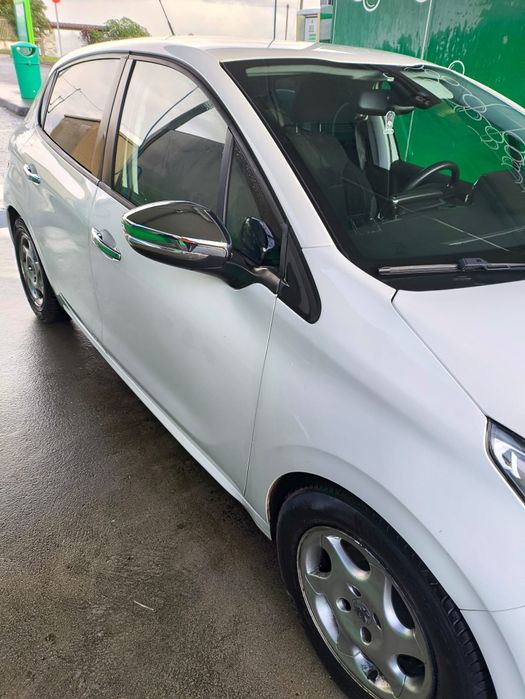 Peugeot 208 1.6 hdi