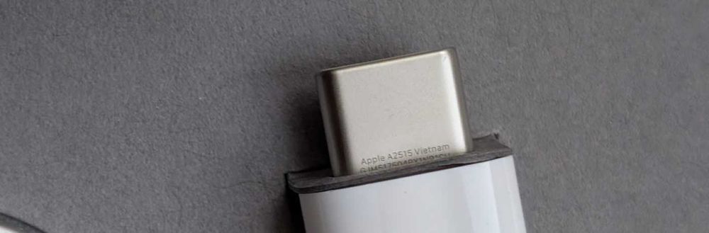 комплектні від ULTRA плетені Apple Watch Magnetic Fast Charger A2515