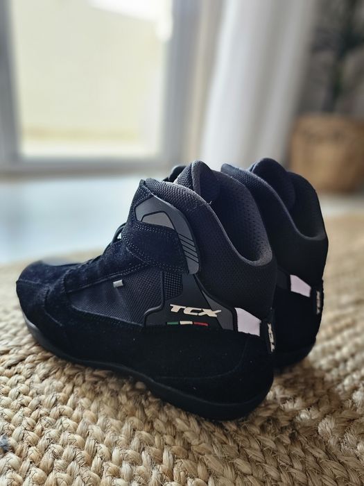 Botas para mota nova