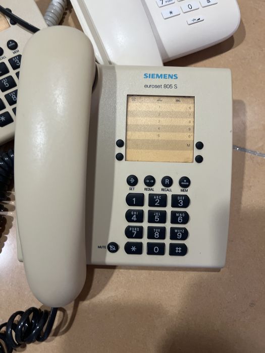 Vendo 12 telefones fixos de mesa