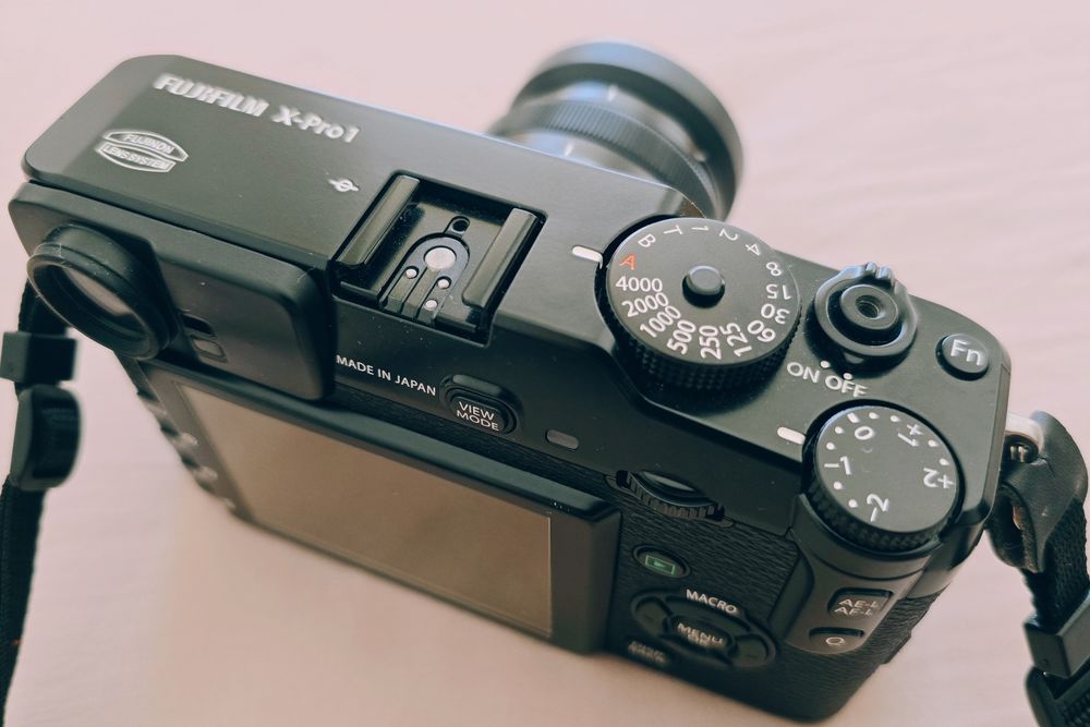 Fujifilm X-Pro 1 + 2 lentes