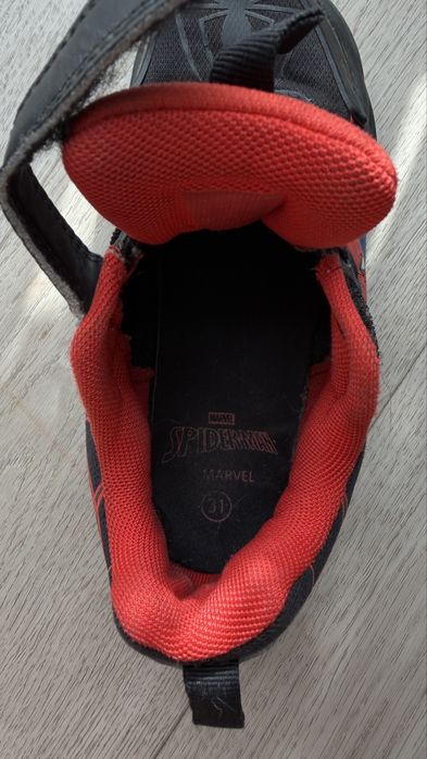 Świecące  buty, adidasy, SpiderMan rozmiar 31