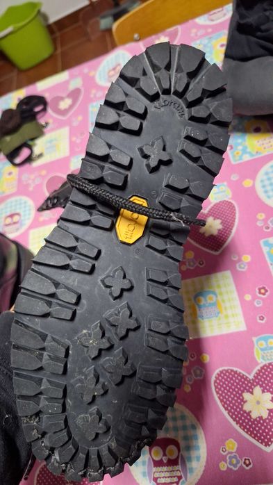 Botas Gore-Tex Pretas – 20€