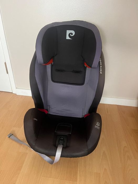 Cadeira auto Pierre Cardin - impecável