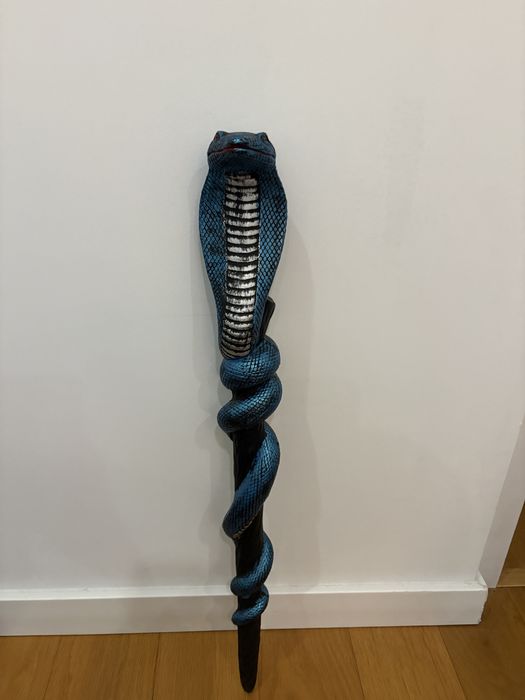 Kit de bastoẽs e espadas