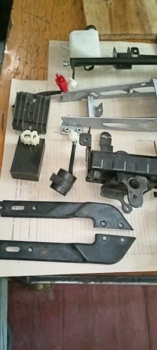 Запчастини на мотоцикл Ліфан ср220