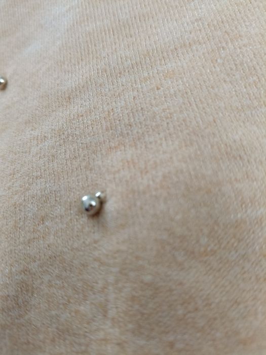Sweter sweterek bluzka z ala perłami srebrnymi