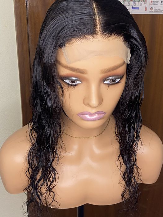 Peruca Humana Ondulada 18” Preta – Lace Closure 4x4