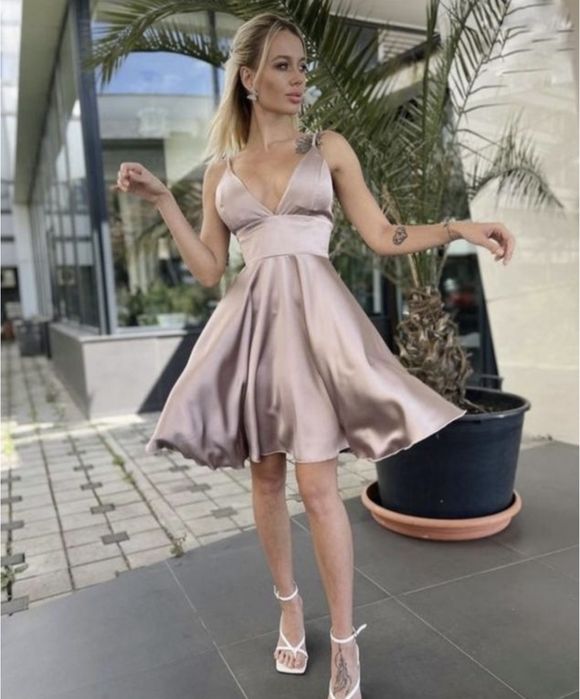 Сукня атлас на брительки