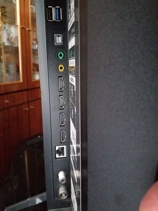 Японский телевизор " SHARP" 37"