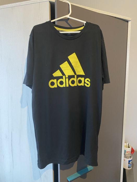Czarna koszulka adidas