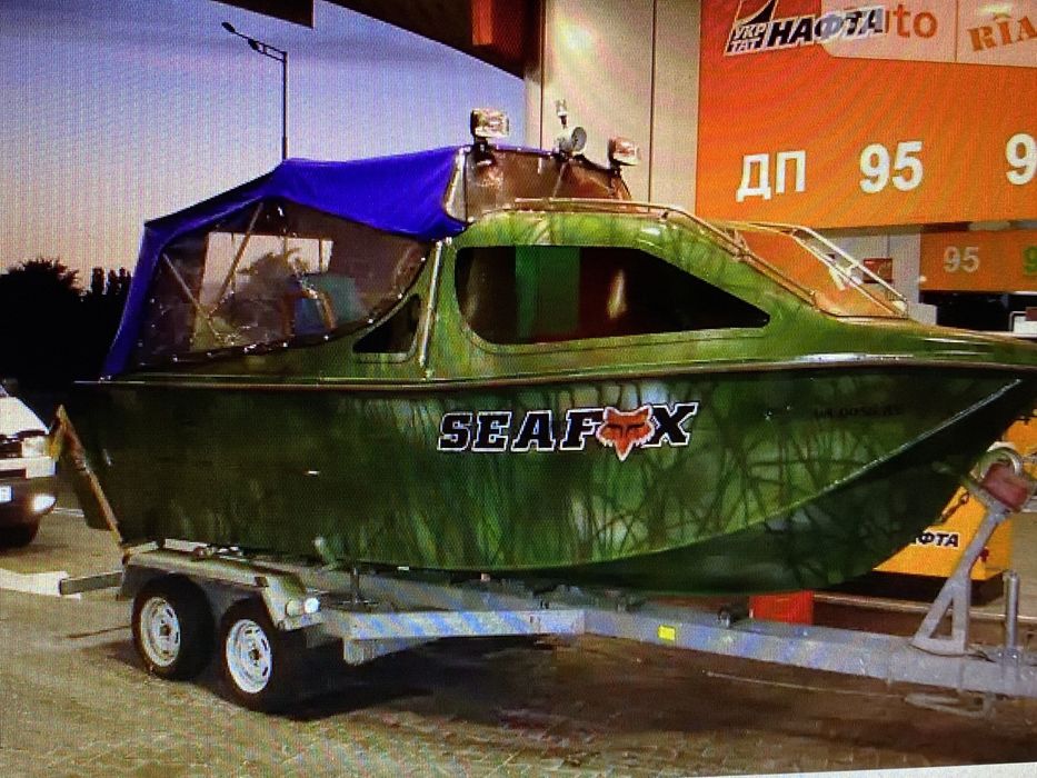 Продается каютный катер, класса река-море, из морского АМГ.