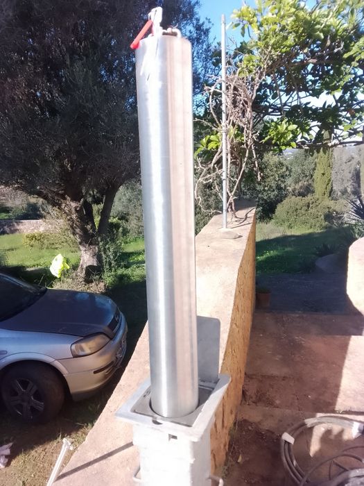 Posto retrátil inox - Stainless steel retractable ground bollard