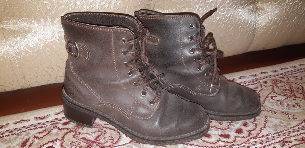 Віддам безкоштовно взуття