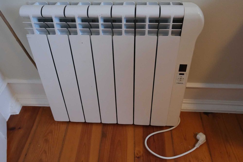 Aquecedor de parede da marca Rointe - Wall-mounted radiator Rointe