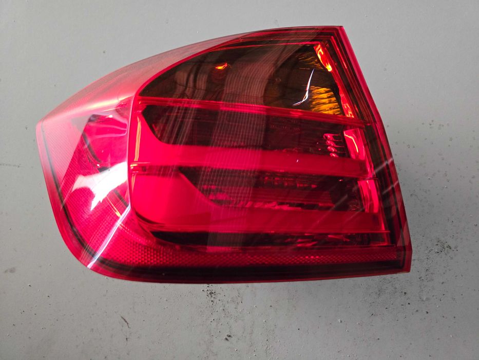 Farolim STOP esquerdo BMW Serie 3 F30 Carro (2011 a 2015)