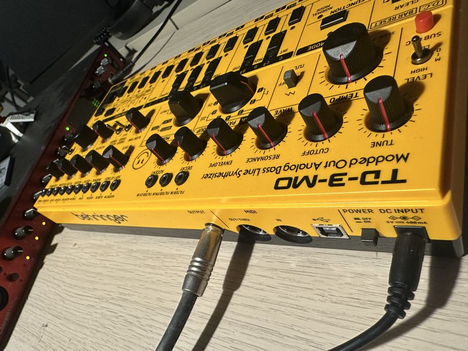 Behringer td3 mo