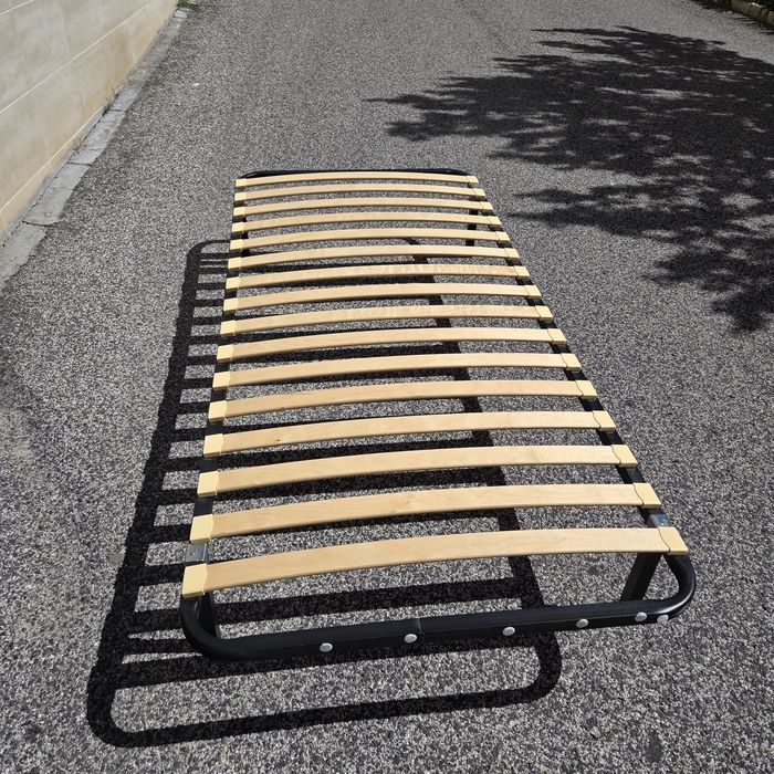 Estrado com pés (+ colchão) 90cm