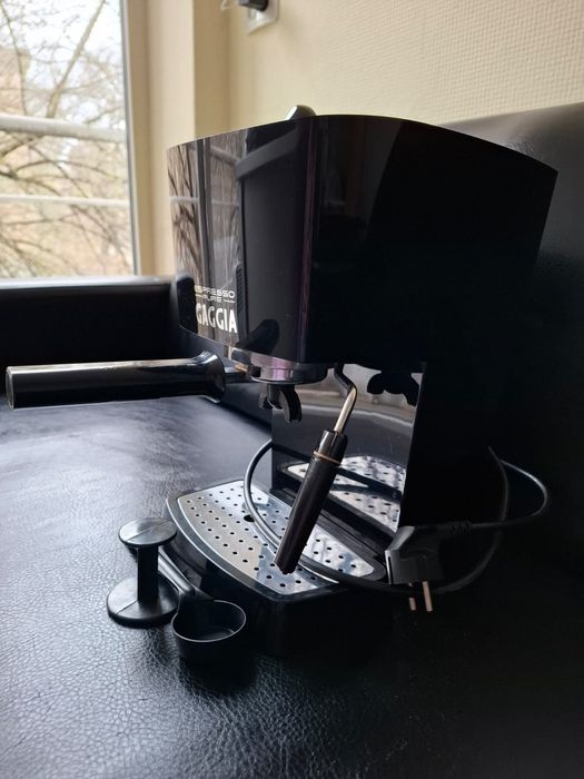 Продам ручну кавоварку