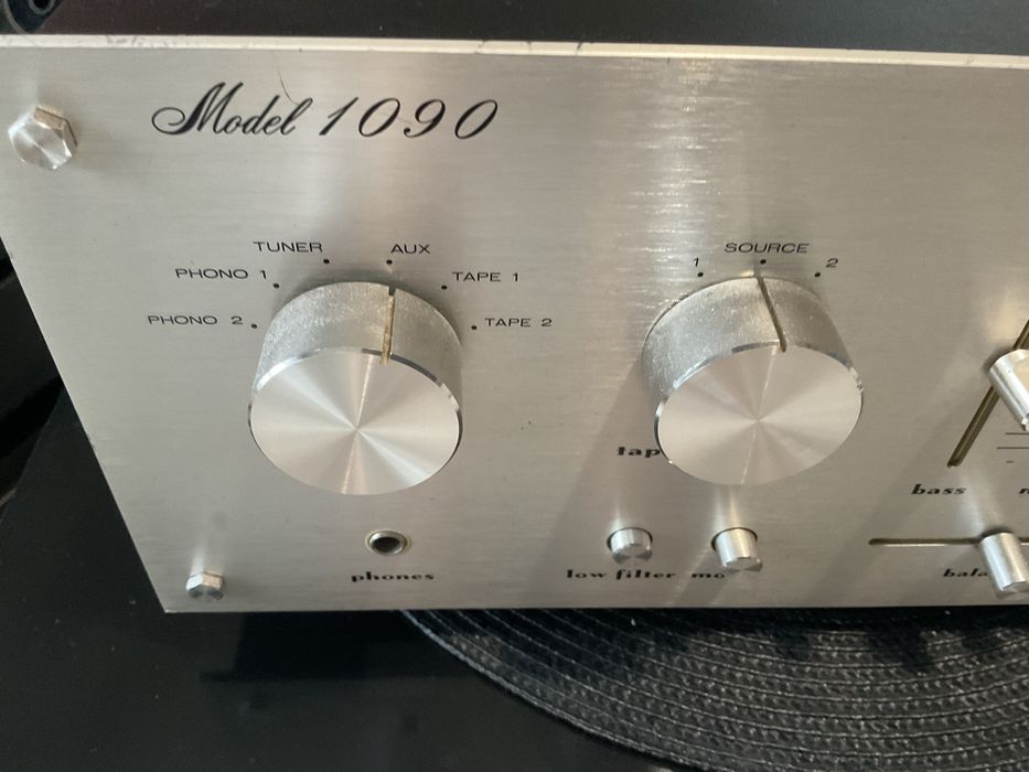 Винтажный усилитель Marantz 1090