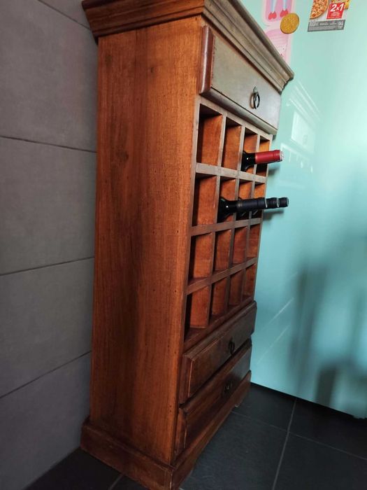 Garrafeira para 16 garrafas com duas gavetas