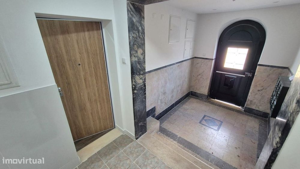 Apartamento junto ao metro da Amadora Este