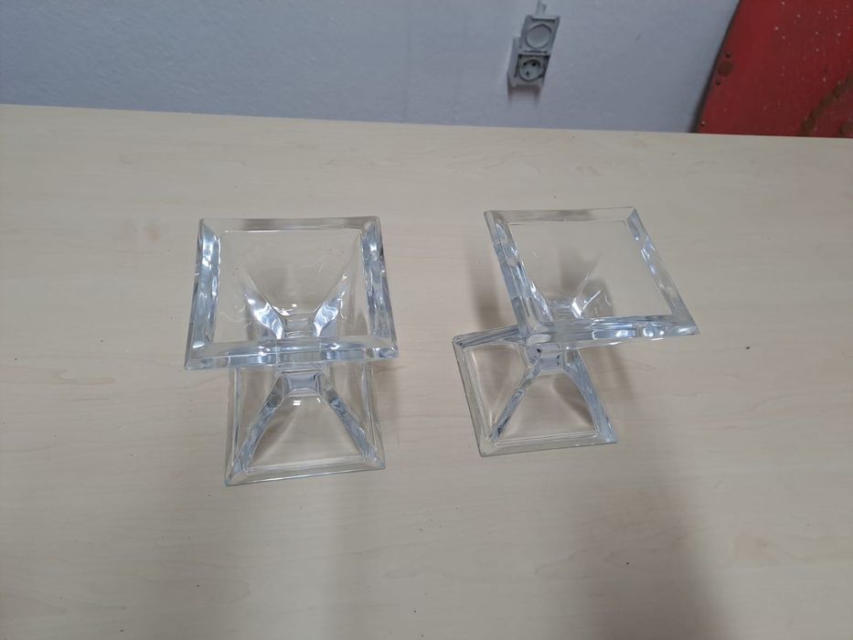 Vendo 2 castiçais de cristal