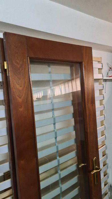 3 Portas Madeira + Vidro (40€ cada). Boa qualidade