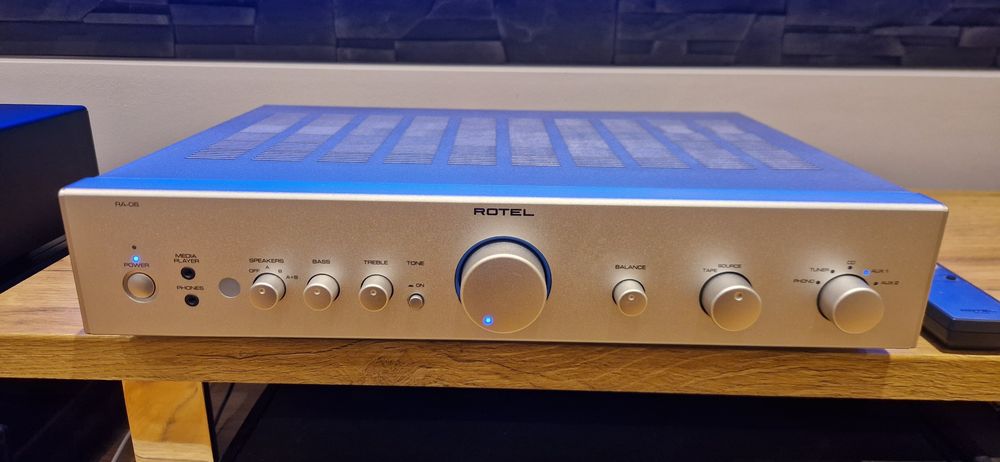 Rotel RA-06 wzmacniacz