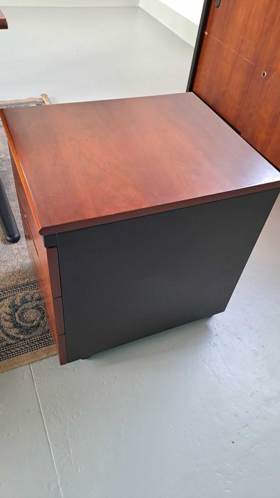 Conjunto de mobiliário de escritório