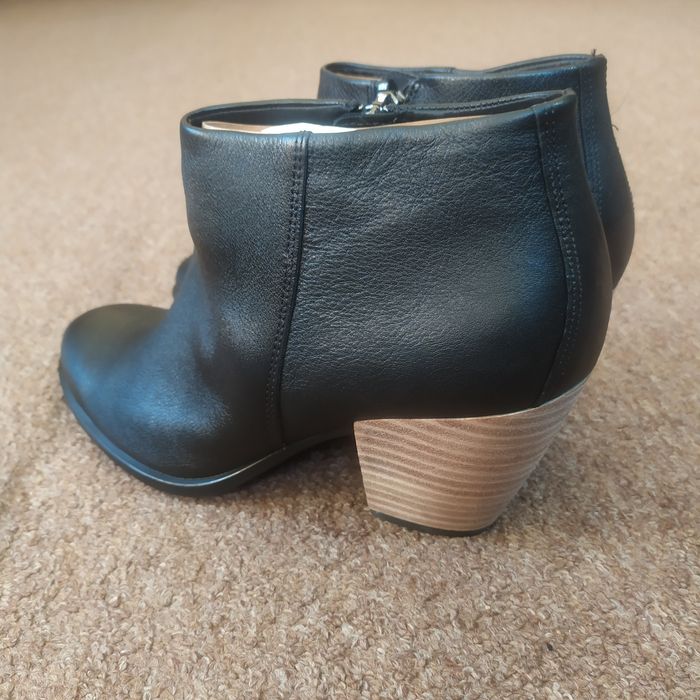 41,42.Стильні та вишукані ботильйони Eccо Shape 55 Western Boot