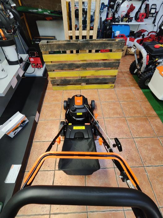 Газонокосилка бензиновая SEQUOIA SPLM4000/40см/99см3/8 положений 25-75