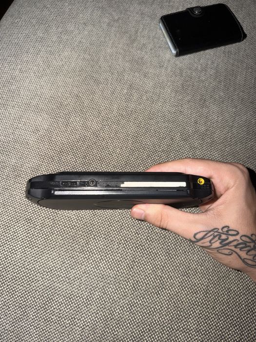 Vendo psp 100% operacional, com pouco uso. Se quiser testar tera que trazer carregador pois eu nao tenho nehym na minha posse