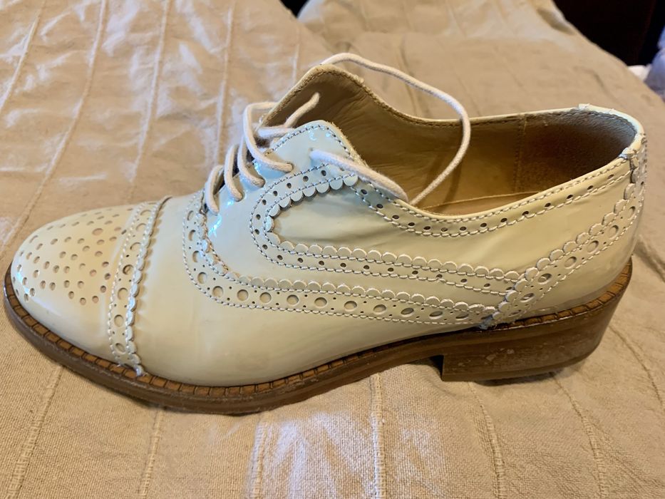 Sapatos modelo oxford marca Eureka