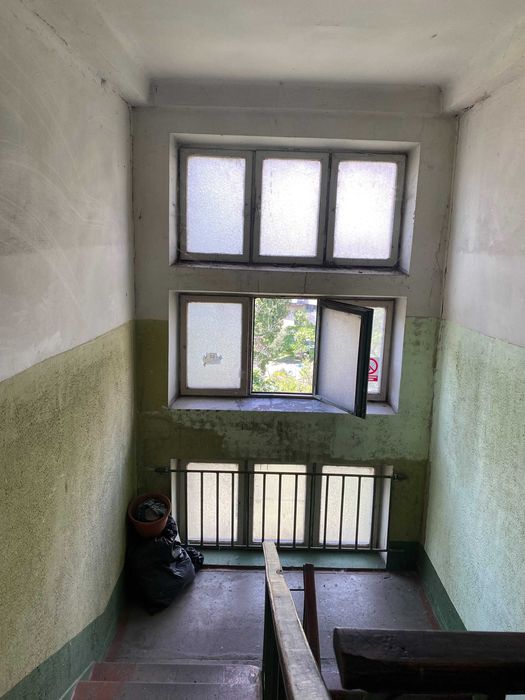 Продаж  3 к.  квартири  Дарницька площа,  Харківське шосе 4/1