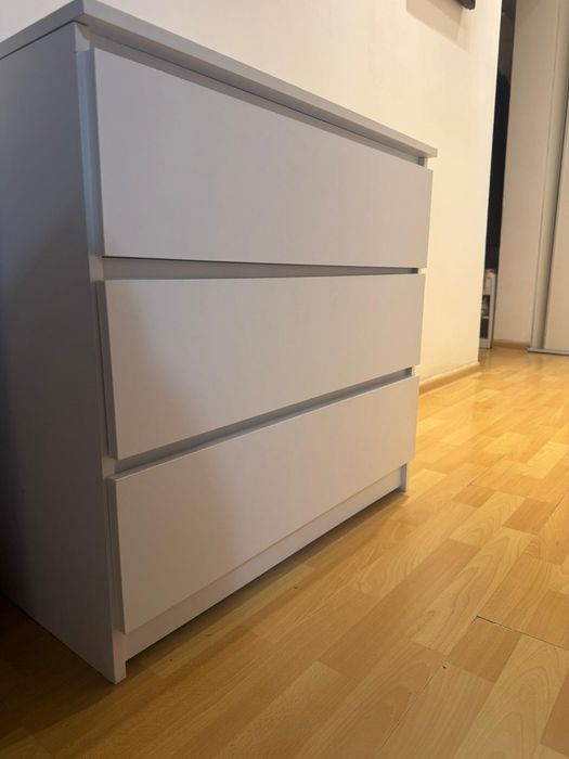 Biała komoda 3 szuflady