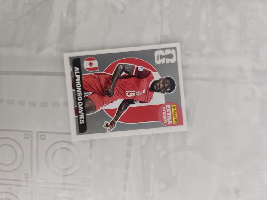Alphonso Davies extra sticker silver