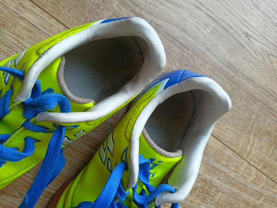 Buty sportowe do gry w piłkę huari 28