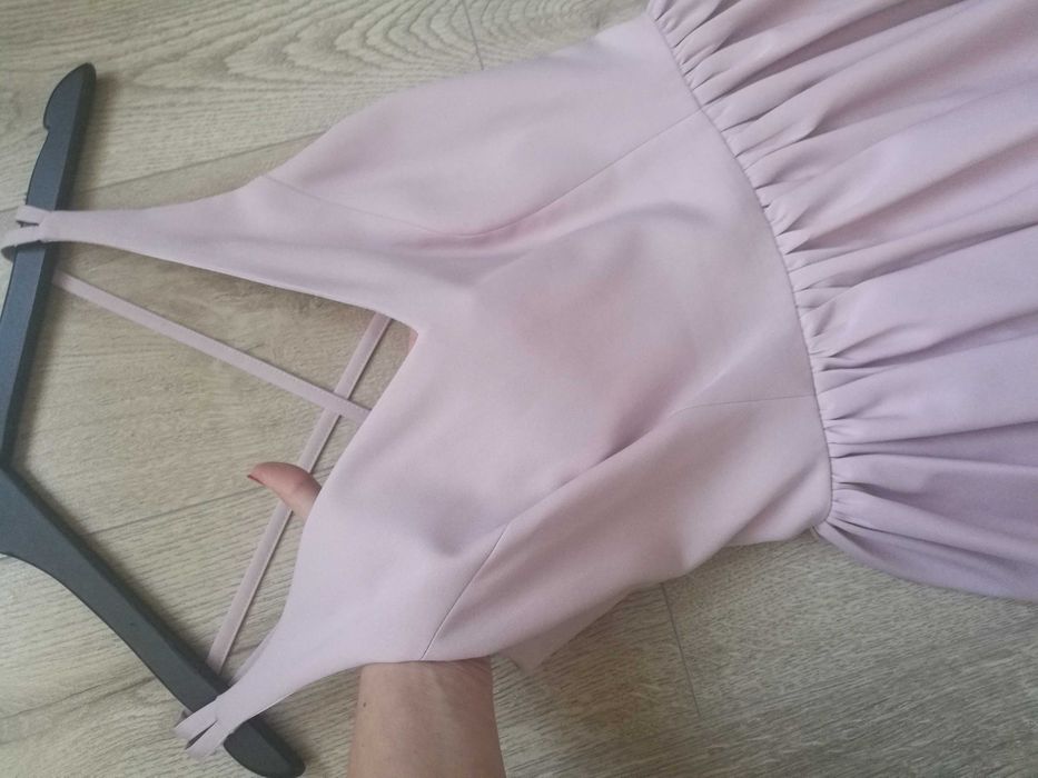 Rozkloszowana elegancka sukienka lou na wesele