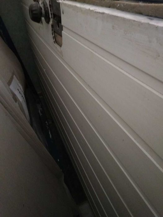 Дверь металлическая , без лутки.