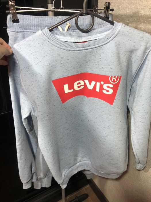 Класний костюм Levis