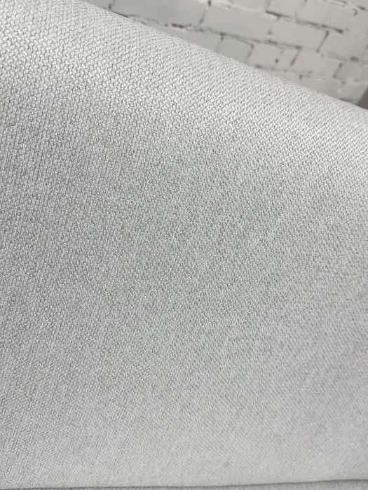 Світло-сірий диван в стилі лофт