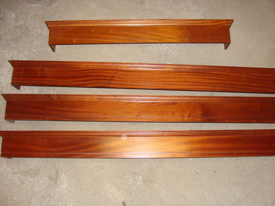 Sanefas em Madeira Escura para Cortinados - 4 unidades - cada 10 euros