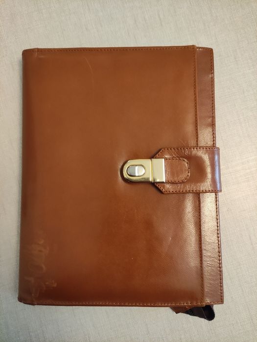 Bolsa em pele de boa qualidade