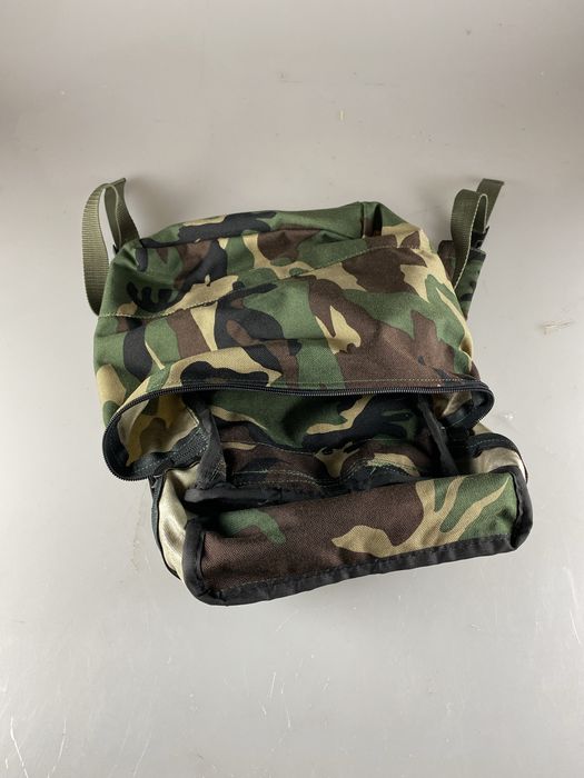 Mochila militar pequena