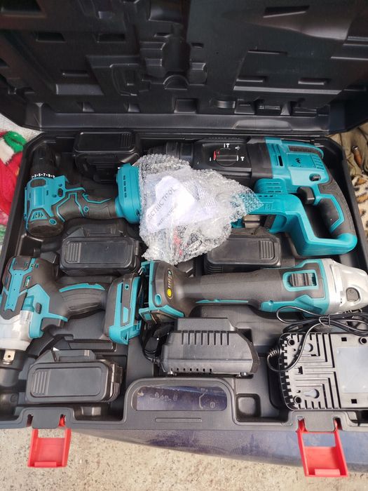 Набір акамуляторного інструменту