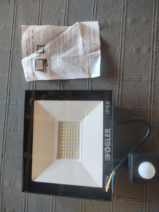 Lampa , naświetlacz z 50W, z czujnikiem.