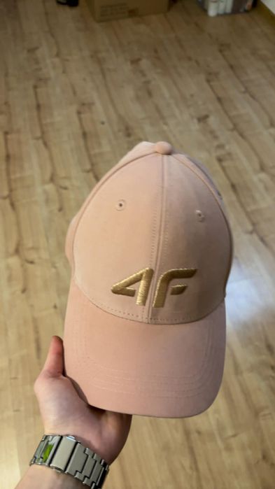 Czapeczka z daszkiem