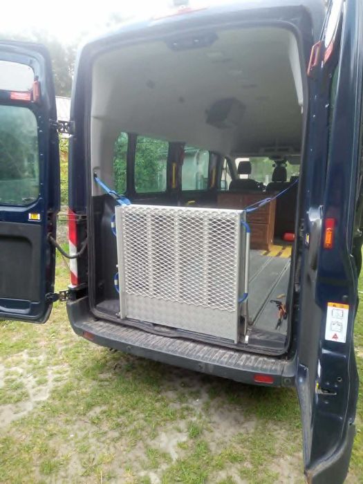 Ford Transit 2.2 2015 9os fajna baza na camper