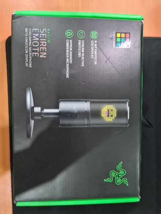 Microfone razer seiren emote